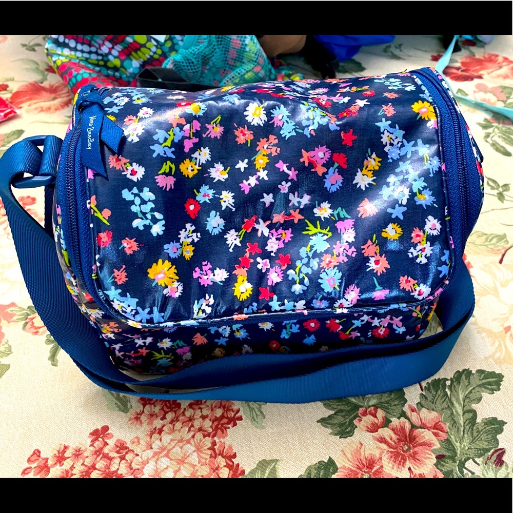 Vera Bradley Scattered Wildflowers pattern insulated lunch tote